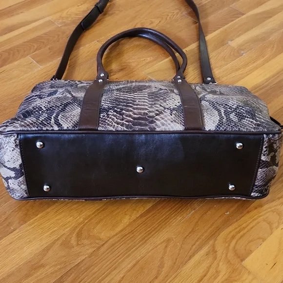 Snake Skin Laptop Cross Body - Picture 5 of 12